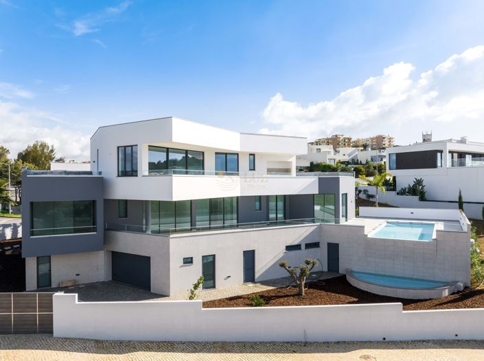 Image No.54-4 Bed Villa for sale