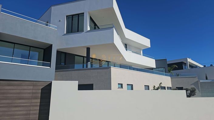 Image No.55-4 Bed Villa for sale