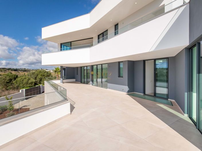 Image No.8-4 Bed Villa for sale