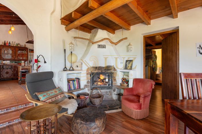 Image No.14-6 Bed Farmhouse for sale