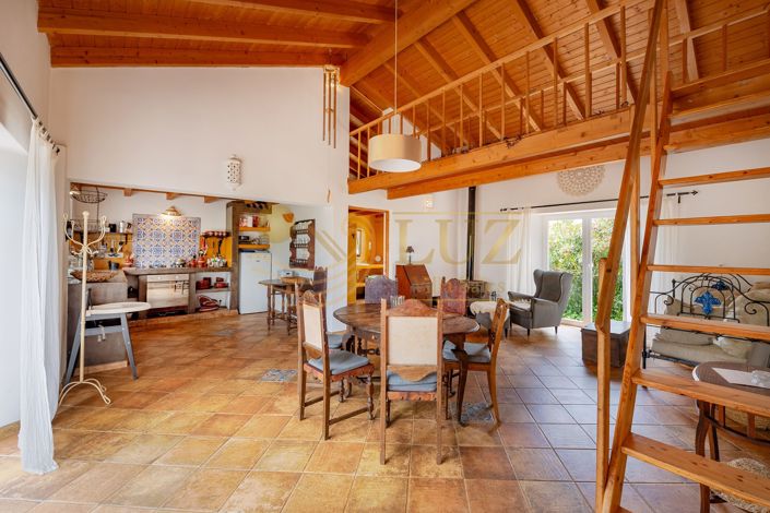 Image No.23-6 Bed Farmhouse for sale