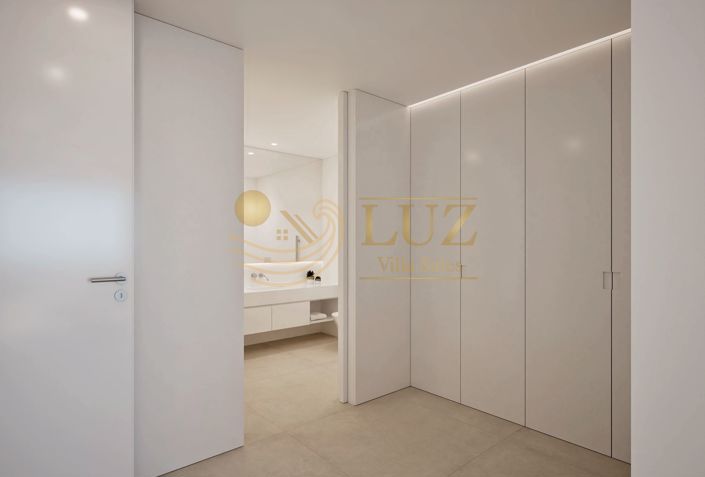 Image No.23-4 Bed Villa for sale