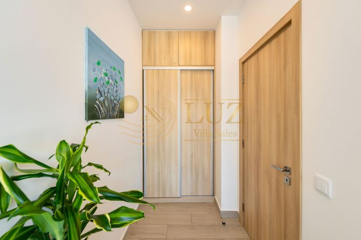 Image No.29-4 Bed Villa for sale