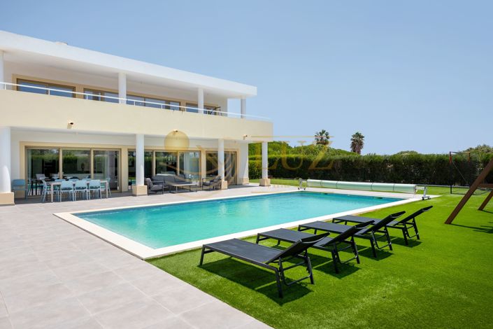Image No.54-4 Bed Villa for sale