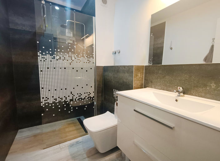 Image No.8-2 Bed Apartment for sale