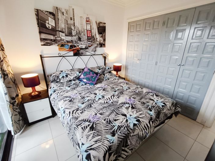 Image No.15-2 Bed Property for sale