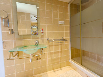 propertyattachment1qkmkowtel20251118105528