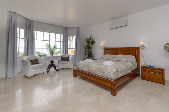 Image No.11-5 Bed Villa for sale