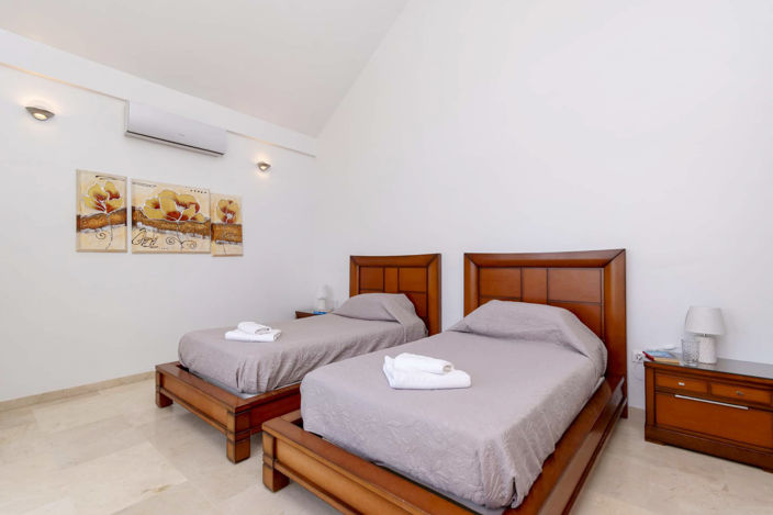 Image No.15-5 Bed Villa for sale