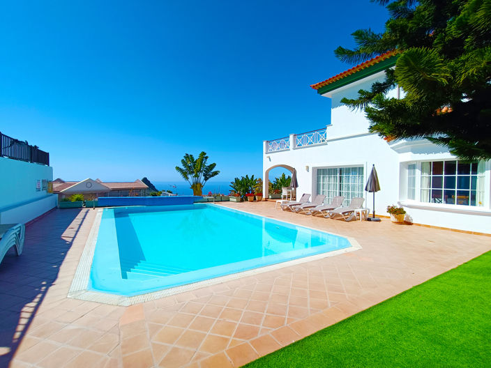 Image No.2-5 Bed Villa for sale