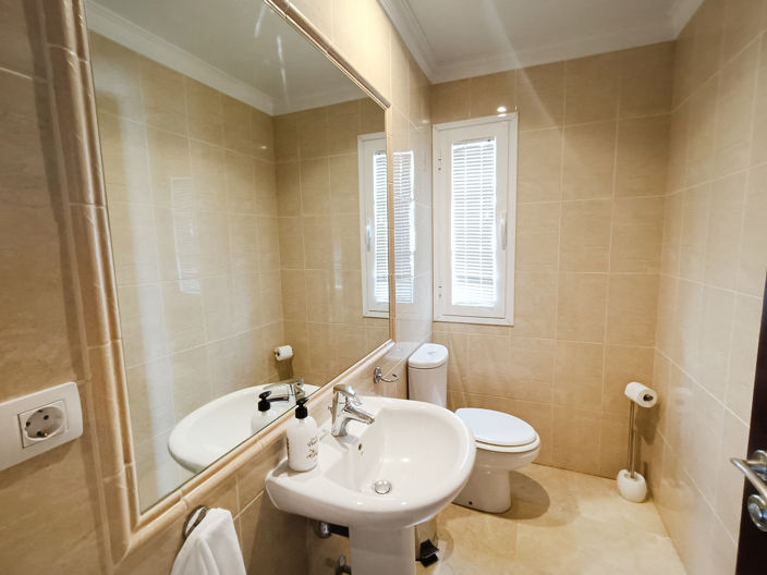 Image No.8-5 Bed Villa for sale