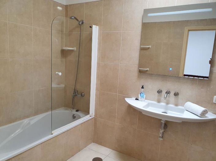 Image No.12-3 Bed Property for sale