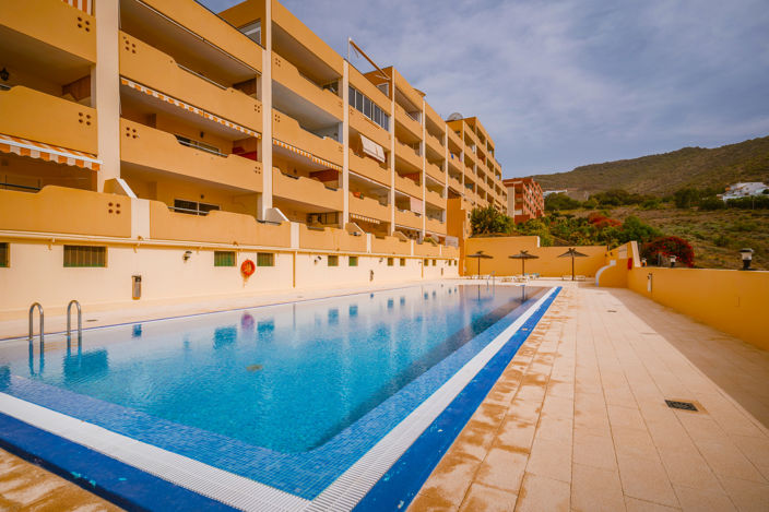 Image No.20-2 Bed Apartment for sale