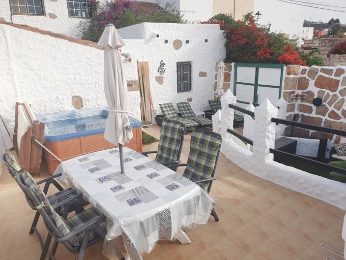 Image No.15-4 Bed Village House for sale