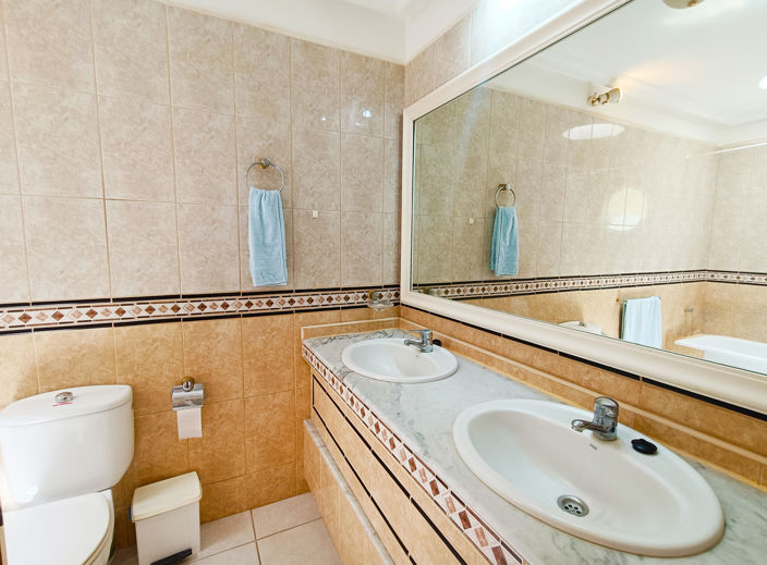 Image No.13-2 Bed Property for sale
