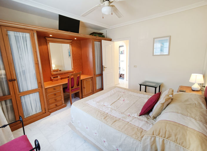 Image No.8-2 Bed Property for sale