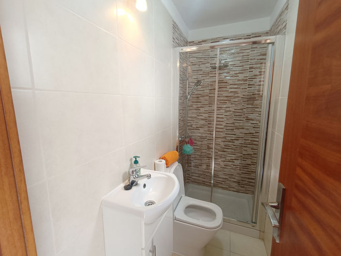 Image No.10-3 Bed Property for sale