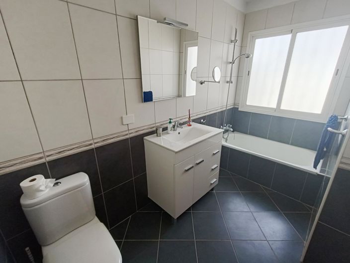 Image No.8-2 Bed Property for sale