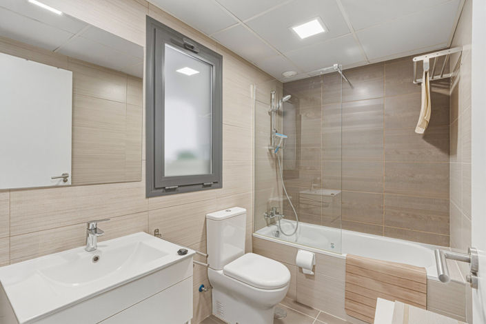 Image No.20-2 Bed Apartment for sale