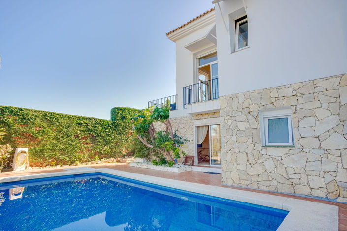 Image No.3-4 Bed Villa for sale