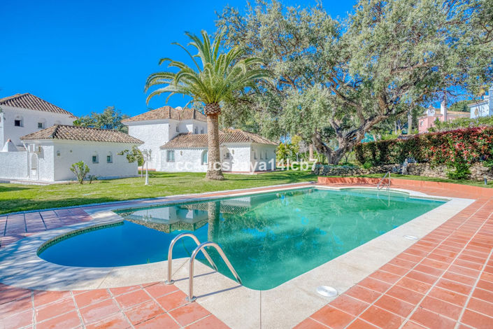 Image No.4-Villa de 4 chambres à vendre à Calahonda