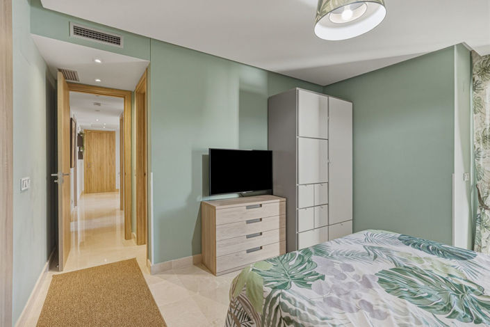 Image No.24-3 Bed Apartment for sale