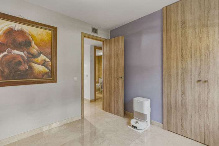 Image No.29-3 Bed Apartment for sale