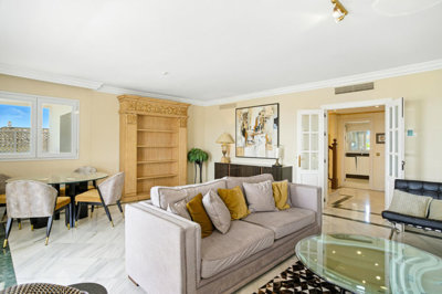 11-20939a0134ad724a8cb2a801094d15a4