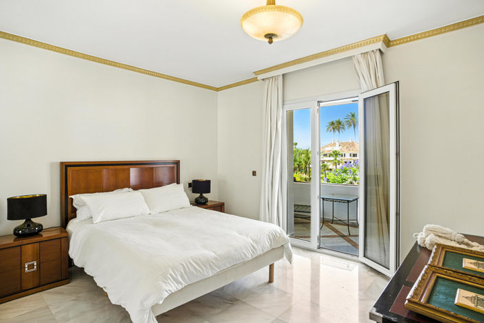 Image No.20-3 Bed Apartment for sale