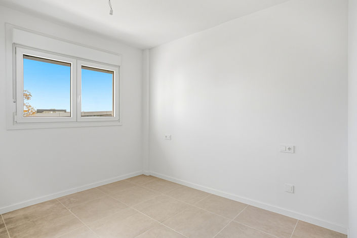 Image No.18-2 Bed Apartment for sale