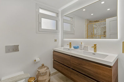 12-53013098fcab6c38b1379cd33298e050