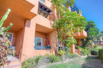 10-bb915d1cb19341576dcdc994b81ab9c5