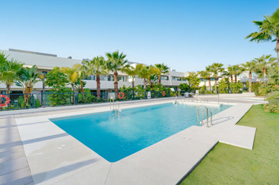 11-20939a0134ad724a8cb2a801094d15a4