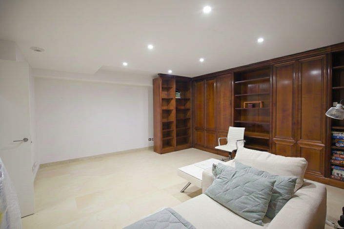 Image No.16-4 Bed Townhouse for sale