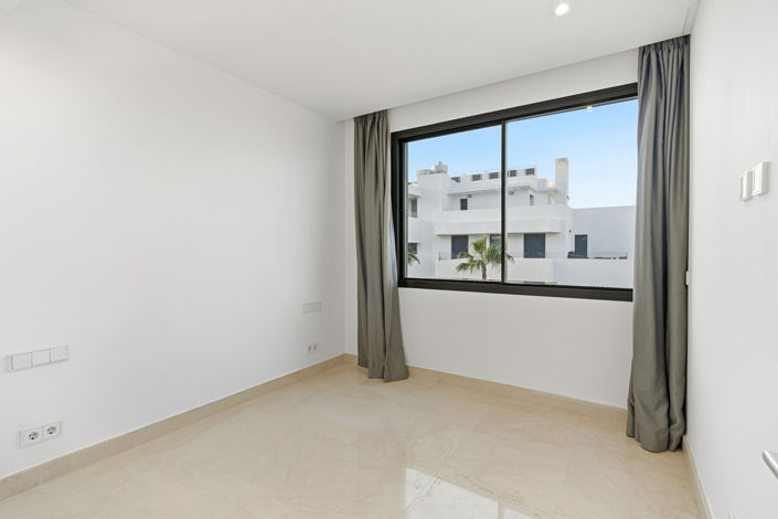 Image No.26-4 Bed Townhouse for sale