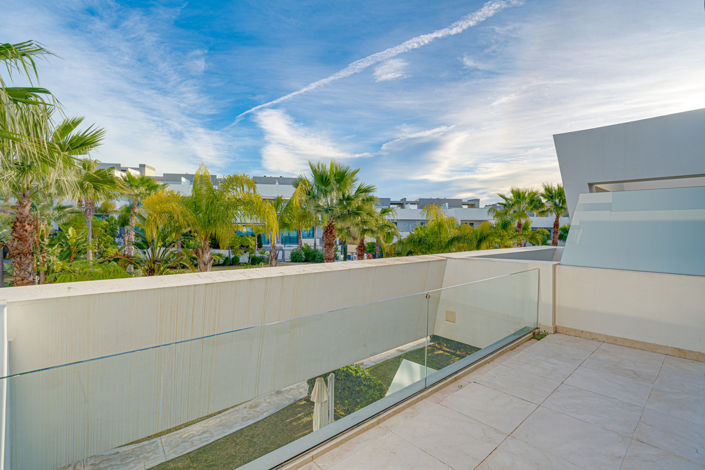 Image No.27-4 Bed Townhouse for sale
