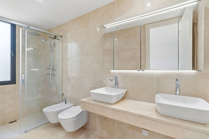 Image No.30-4 Bed Townhouse for sale