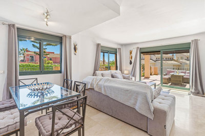 10-bb915d1cb19341576dcdc994b81ab9c5