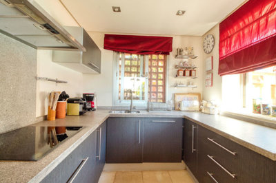 11-20939a0134ad724a8cb2a801094d15a4