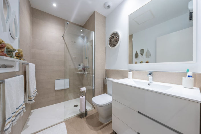 Image No.17-3 Bed Townhouse for sale