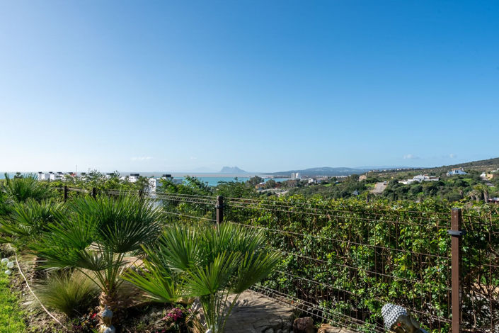 Image No.25-3 Bed Townhouse for sale