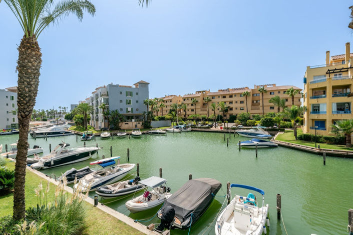 Image No.31-3 Bed Townhouse for sale