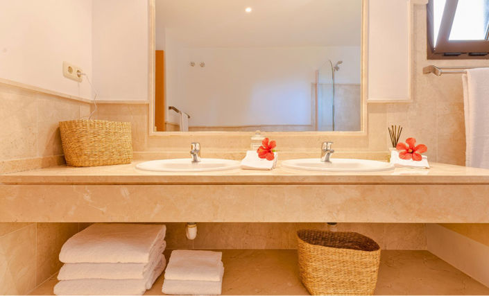 Image No.18-3 Bed Apartment for sale
