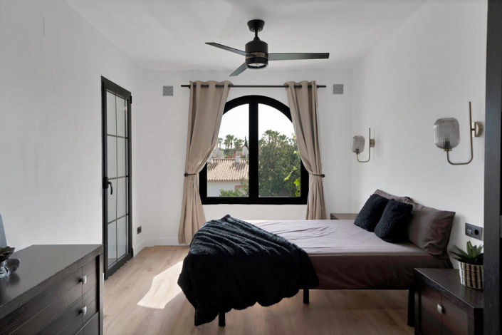 Image No.18-3 Bed Townhouse for sale
