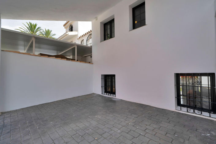 Image No.29-3 Bed Townhouse for sale