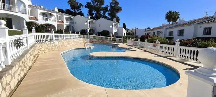 Image No.18-2 Bed Townhouse for sale