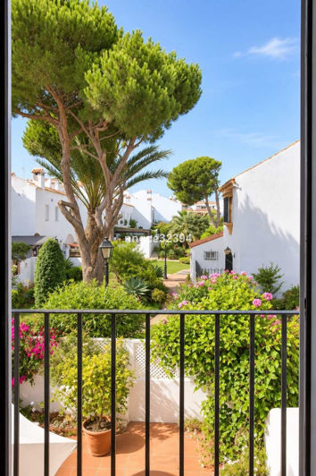 Image No.23-3 Bed Townhouse for sale