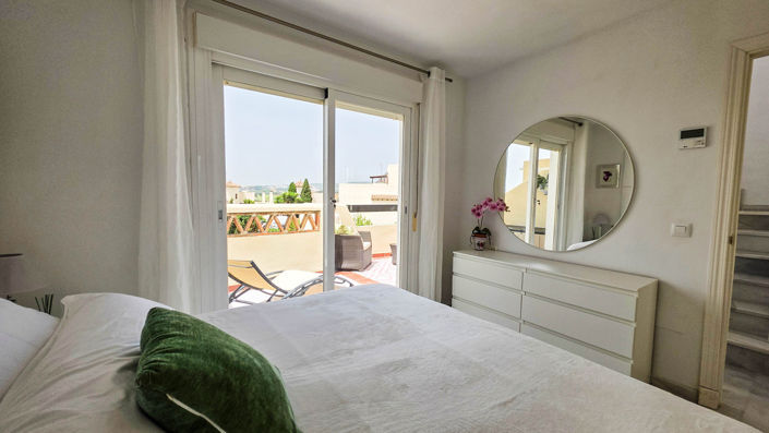 Image No.22-3 Bed Apartment for sale