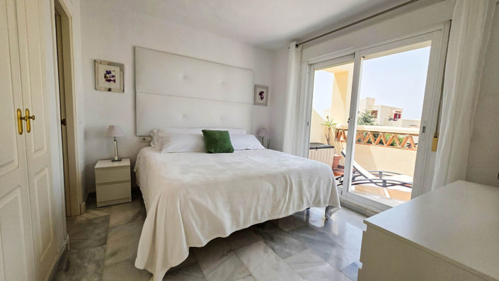 Image No.24-3 Bed Apartment for sale