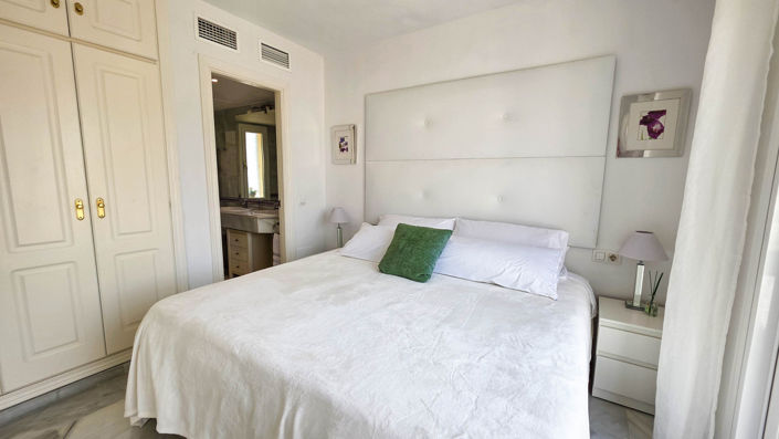 Image No.27-3 Bed Apartment for sale